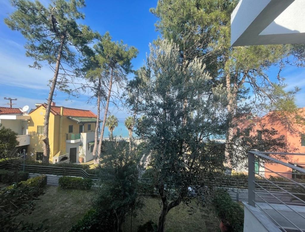 Stay At Beachfront Villa Lilia In Pefkohori, Halkidiki For A Dreamy Vacation Kültér fotó